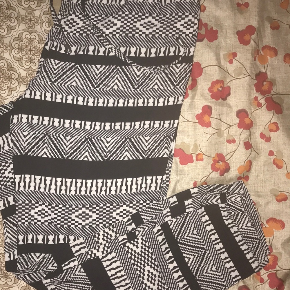 Printed black and white pants